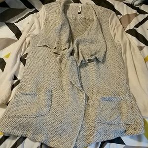 Dahlya size M long sleeve cardigan